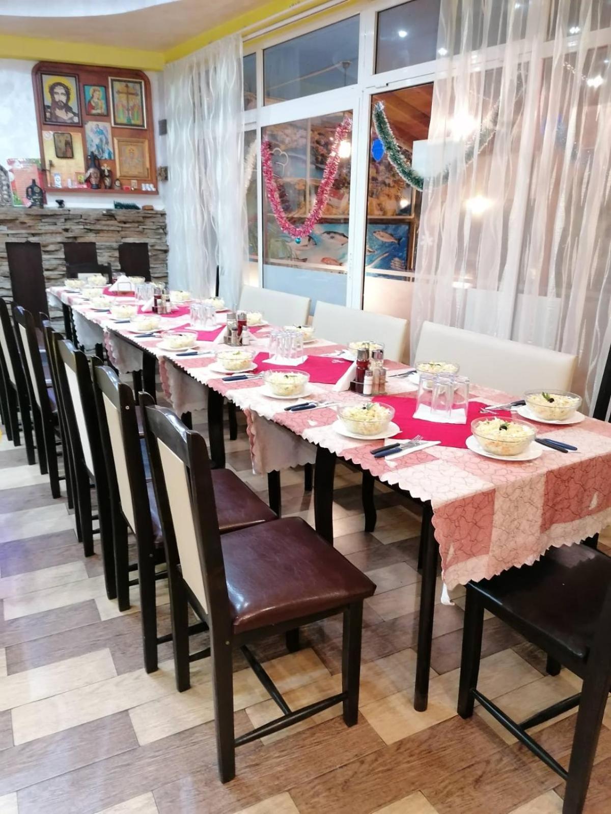 Family Hotel Four Seasons 茨雷沃 外观 照片